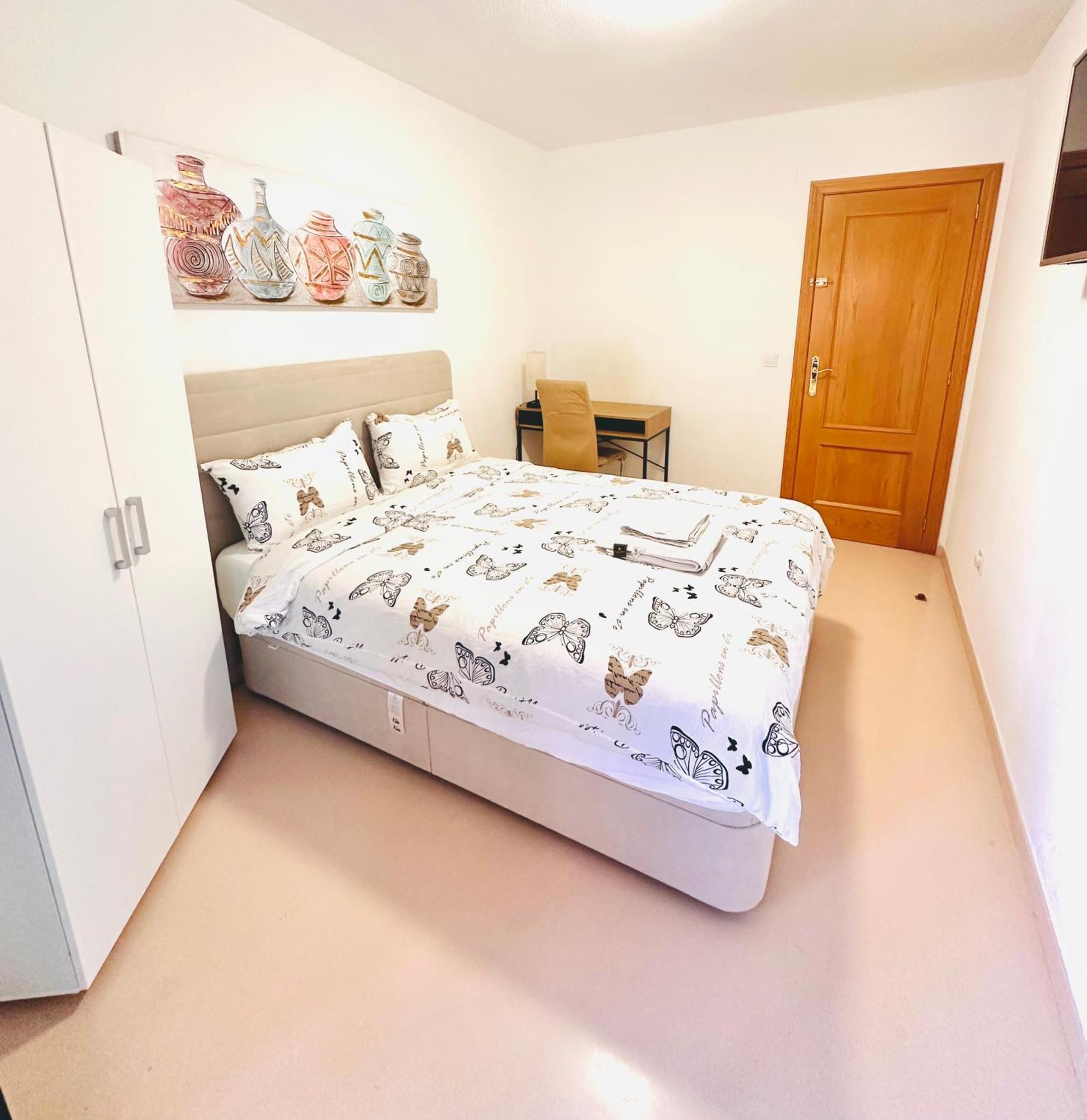 Economy Room อาลิกันเต ภายนอก รูปภาพ